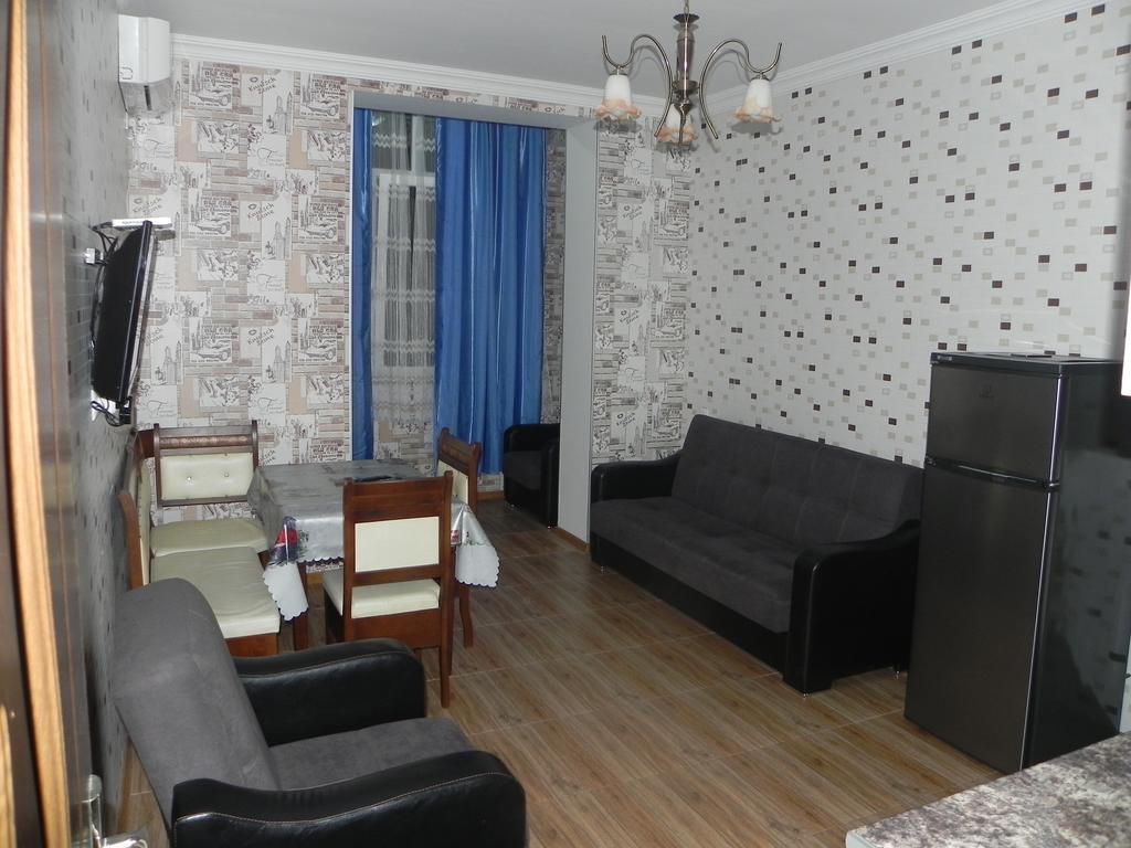 Apartment Rustaveli 59 バトゥーミ エクステリア 写真
