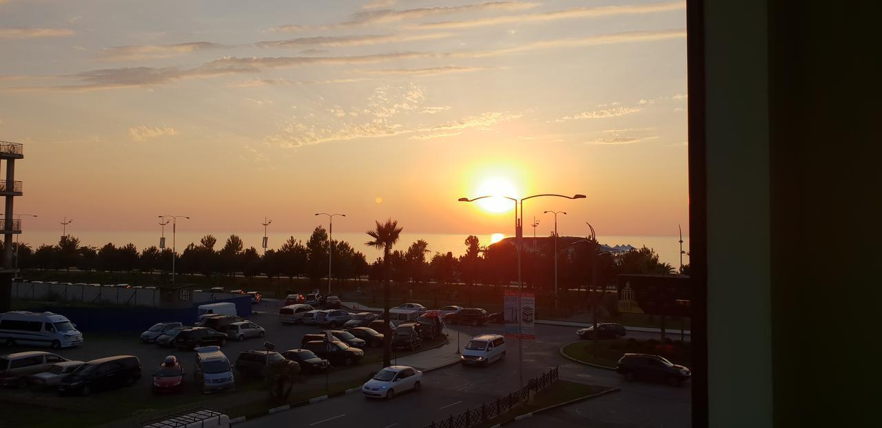Apartment Rustaveli 59 バトゥーミ エクステリア 写真
