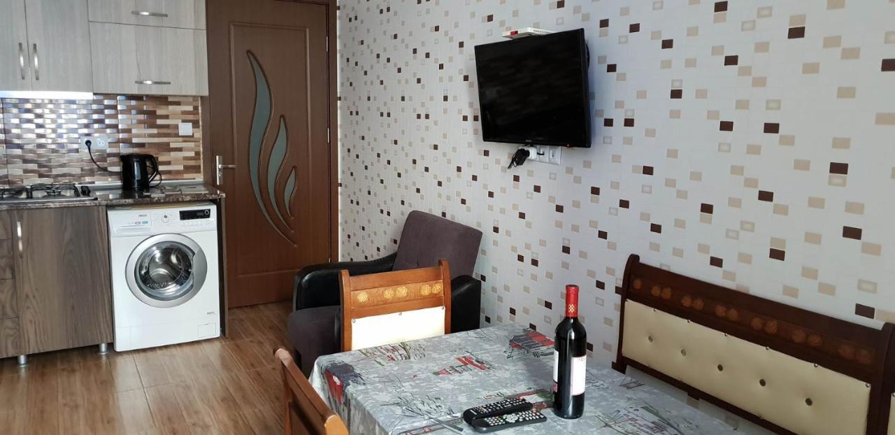 Apartment Rustaveli 59 バトゥーミ エクステリア 写真